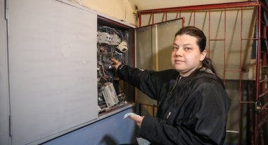 Biri otizmli, 2 çocuğuyla eşinden kalan maaşla yaşamını sürdürmeye çalışıyor