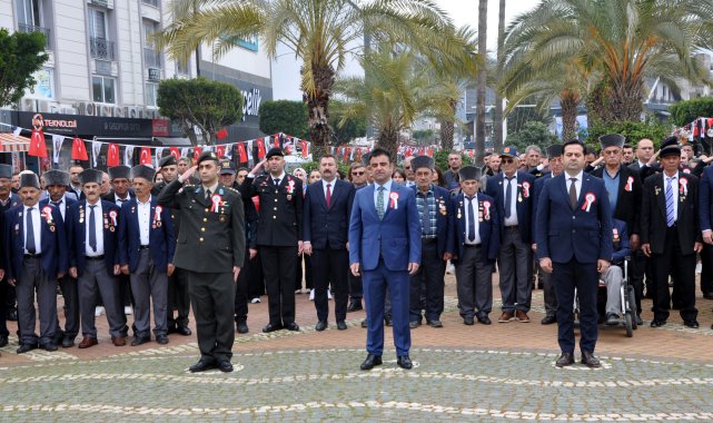 Çanakkale şehitleri törenle anıldı