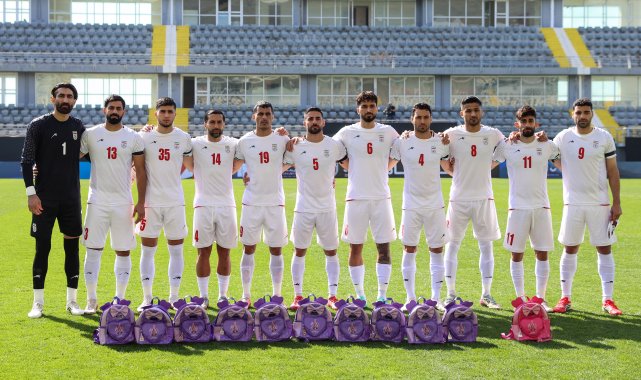 İran Milli Futbol Takımı'ndan, ölen çocuklar için 'çocuk sırt çantalı' mesaj