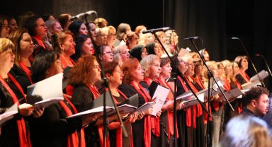 Kadınların sesi, 8 Mart'ta çocuk ve gençlerin yetenekleriyle yankılandı