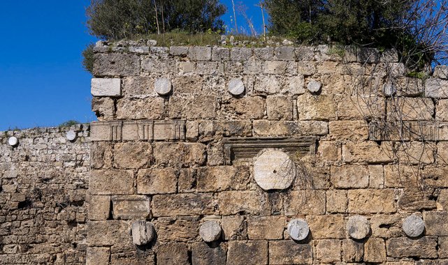 Kaleiçi'nde, Selçuklu'nun kayıp kitabeleri bulundu