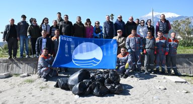 Kemer'de sahil temizliği