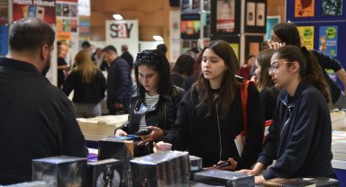 Kepez Kitap Fuarı kapılarını açtı