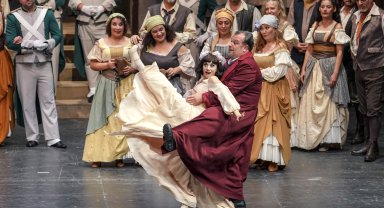 Mart ayında sahnenin ritmi durmuyor