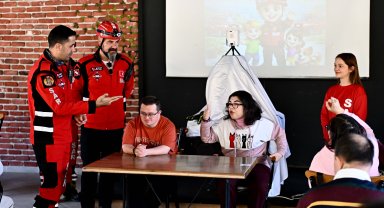 Muratpaşa'dan özel gereksinimli bireylere afet farkındalık eğitimi