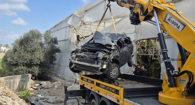 Otomobil seraya uçtu: 1 ölü, 1 yaralı