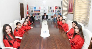 Şampiyonlardan kaymakama ziyaret