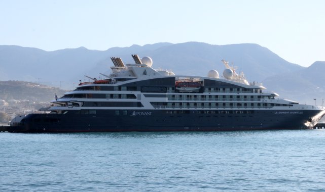 Turistler kruvaziyerle geldi