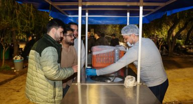 Üniversite öğrencilerine sınav haftası boyunca sıcak çorba ikramı