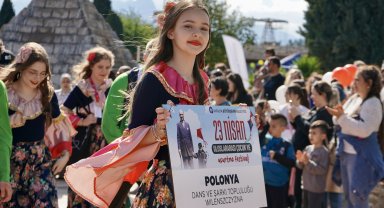 10 ülkeden çocuklar Sevgi Korteji'nde buluştu