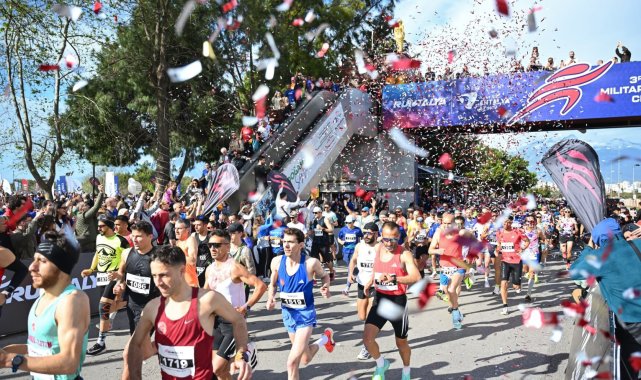 21. Uluslararası Runtalya Maratonu Antalya'da başladı