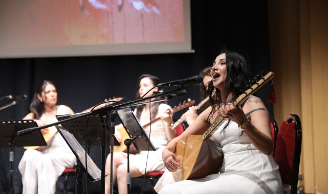 'Kadın Kadına Türküler Konseri'ne yoğun ilgi
