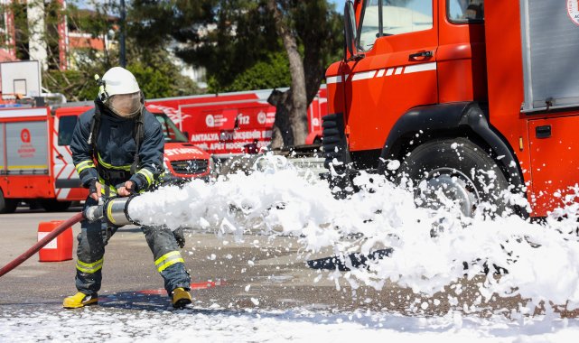 Antalya itfaiyesinin taze kanları göreve hazır