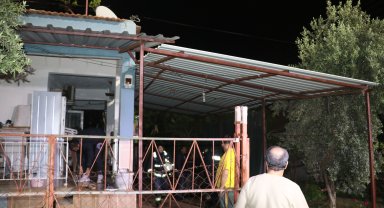 Antalya'da evin deposu yandı