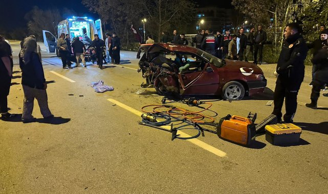 Antalya'da otomobiller çarpıştı: 1 ölü, 5 yaralı