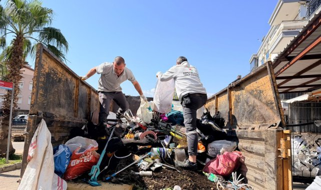 Aynı evden 3 yılda 20 kamyon çöp çıkarıldı