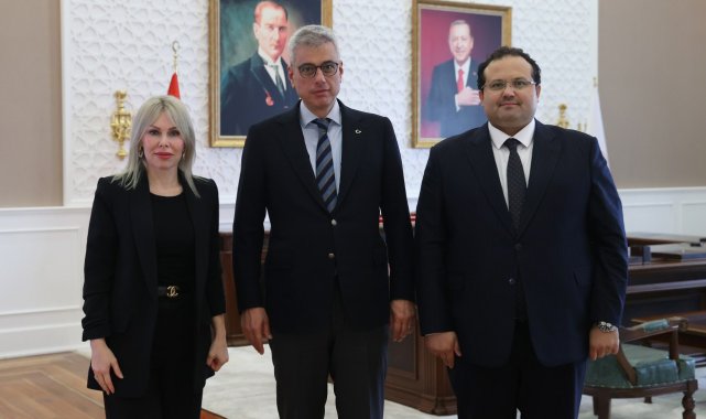 Bakan Memişoğlu'na CAR-T Merkezi sunumu