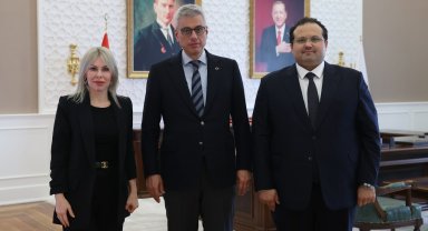 Bakan Memişoğlu'na CAR-T Merkezi sunumu