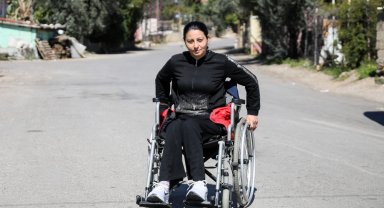 Balkondan düşüp tekerlekli sandalyeye mahkum kaldı, 2 bin lira nafaka nedeniyle engelli maaşı bağlanmadı