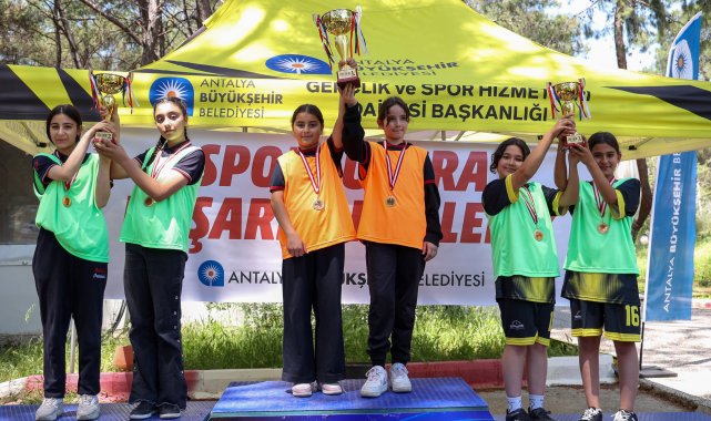 Büyükşehir'den kız çocuklarına spor desteği