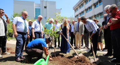 Daha yeşil bir Akdeniz Üniversitesi için 5 bin fidan dikildi