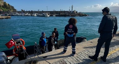 Deniz manzarası izlerken dalga ile açığa sürüklendiler; 2 kardeş kurtuldu, kuzenleri öldü