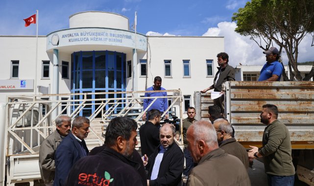 Hortum ve yağıştan zarar gören Kumlucalı çiftçilere sera naylonu desteği