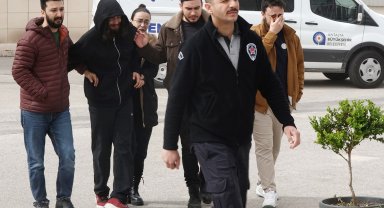 Kazada ölen kızının cenazesini, gözyaşları arasında aldı