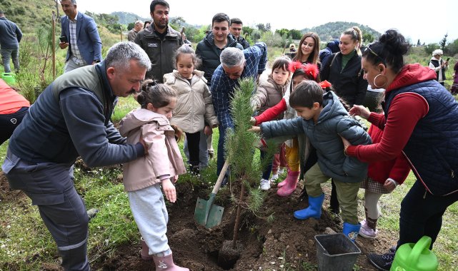 Kemer'de fidan dikim etkinliği