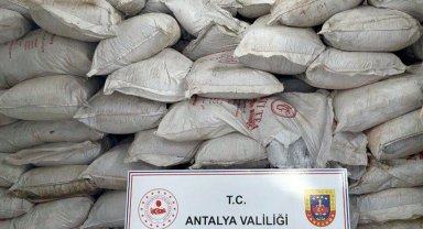 Kepez'de 65 milyon TL'lik kaçakçılık operasyonu