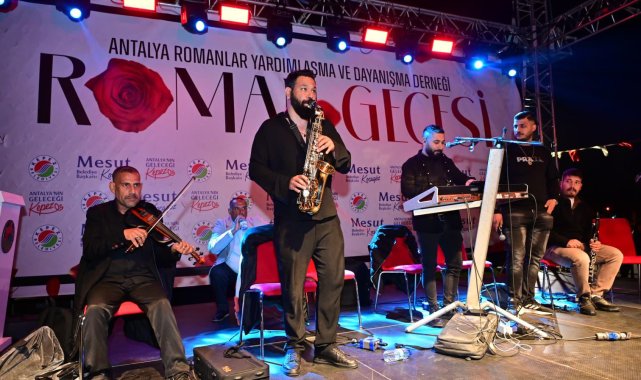 Kepez'de Dünya Romanlar Günü'ne özel 'Roman Gecesi'