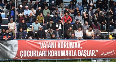 Kepez'de pehlivanlar dualı çayıra çıktı