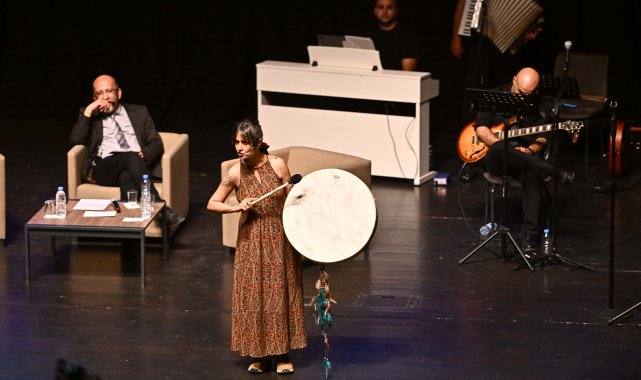 Muratpaşa'da şiir ve müzik dolu gece