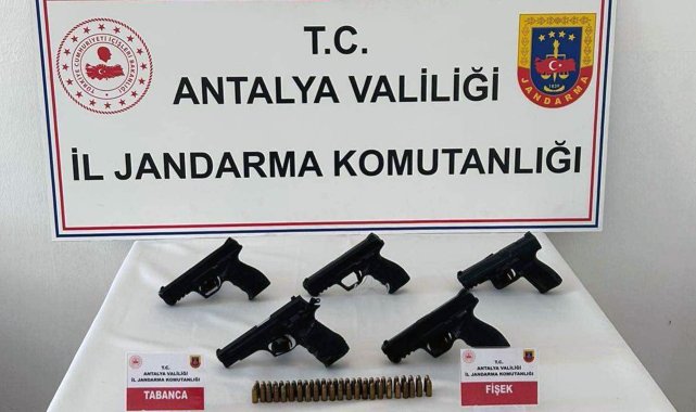 Şok yol uygulamasında 5 ruhsatsız tabanca ele geçirildi