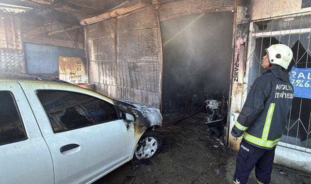 Tamirhanede yangın; 4 motosiklet ve 1 otomobil zarar gördü