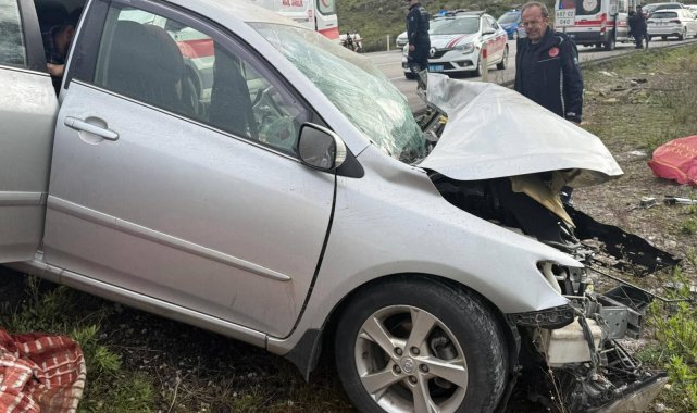 TIR ve otomobil çarpıştı: 2 yaralı