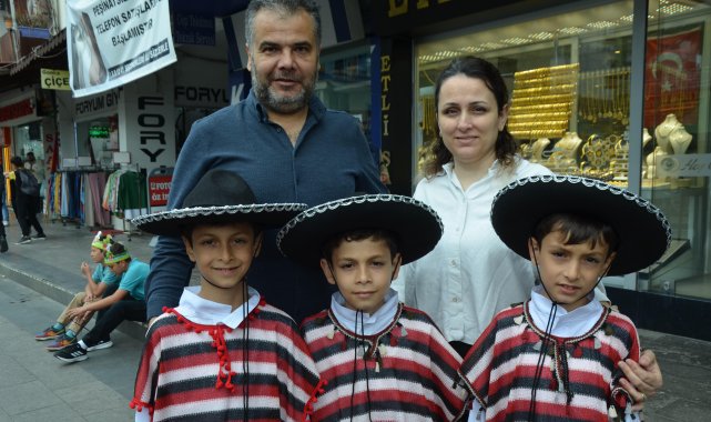 Üçüzler, 23 Nisan kutlamalarında ilgi odağı oldu