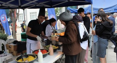 Üniversitede Geleneksel Pilav Günü