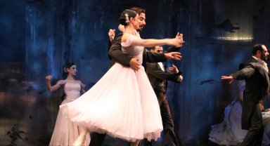 'Anna Karenina' dünya prömiyeriyle sahnede