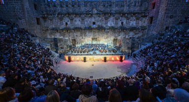 Aspendos'ta 'Kökten Geleceğe Maarif Yolcuları' konseri