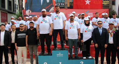 En fazla acı biberi yemek için yarıştılar