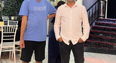 Otizmli oğlunun saldırgan davranışları çaresiz bıraktı