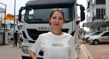 Begüm, memuriyeti bırakıp Avrupa yollarında TIR şoförü oldu