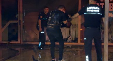 İş yerini yanarken görünce gözyaşlarını tutamadı