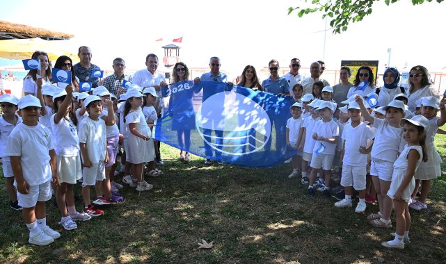 Kemer Belediyesi Halk Plajı'na mavi bayrak