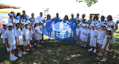 Kemer Belediyesi Halk Plajı'na mavi bayrak