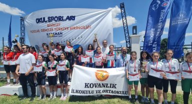 Köy okulunun kızları, bisiklette Türkiye 3'üncüsü