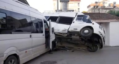 Minibüsler çarpıştı, 5 tarım işçisi yaralandı