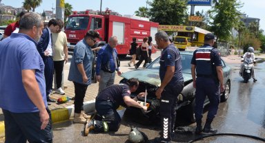 Otomobildeki yangın sulama aracıyla söndürüldü