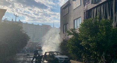 Seyir halindeki otomobil yandı